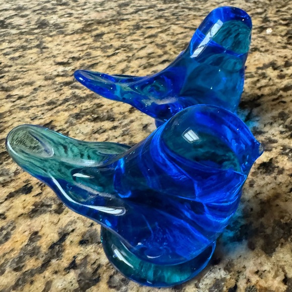 Vintage Leo Ward Bluebird of Happiness
Paperweight Duo Blue Glass Bird Figurines - Picture 8 of 8